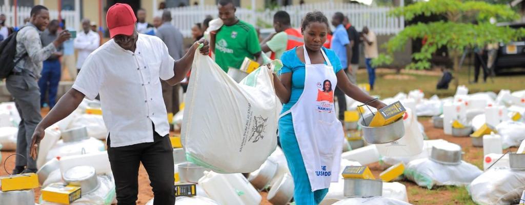 KALANGALA RECEIVES RELIEF FROM RED CROSS AFTER A CYCLONE INCIDENT